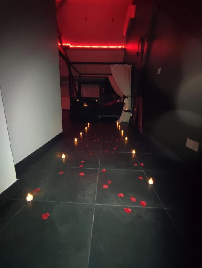 Love Room A Montargis Extérieur photo